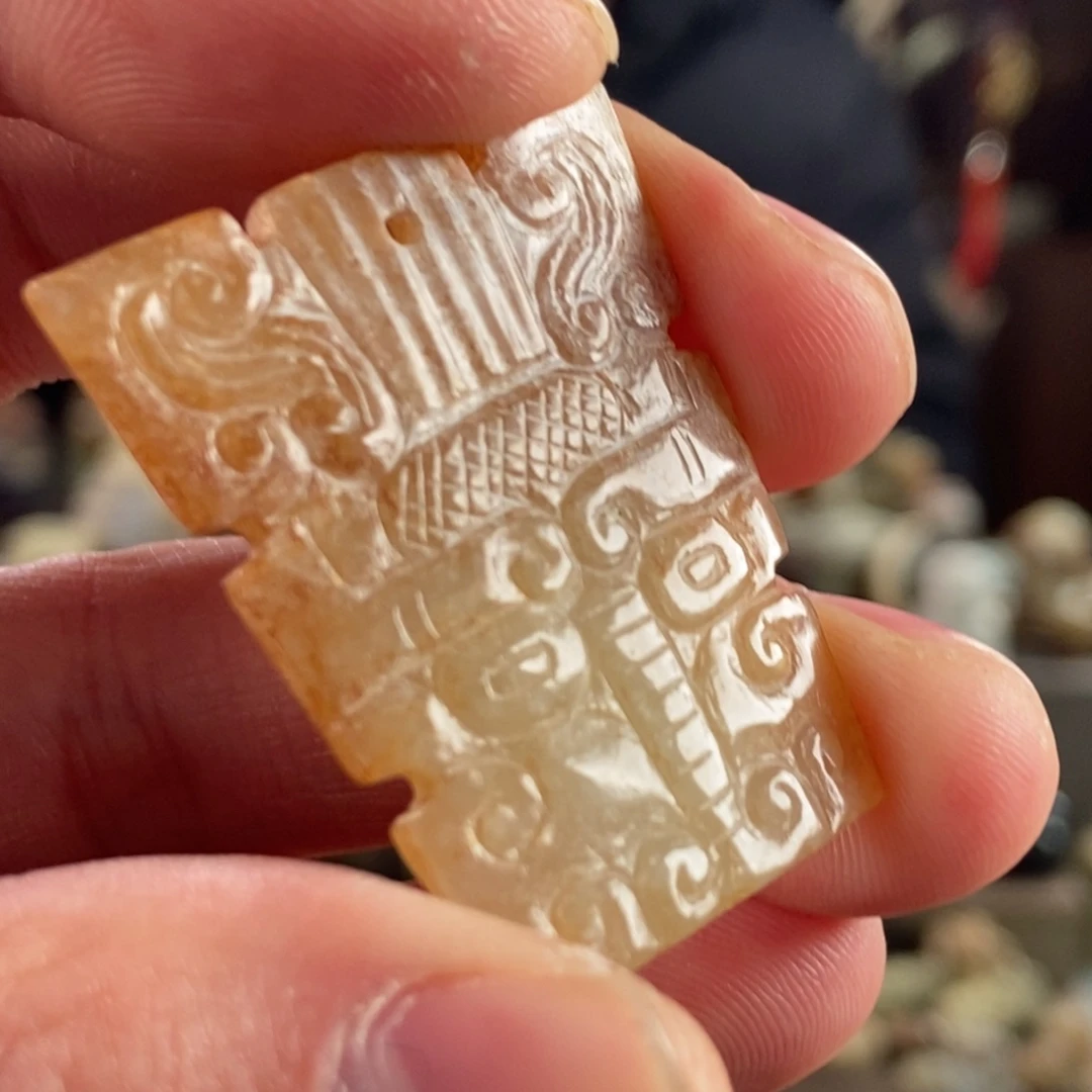 和田玉挂件未镶嵌淡*哥