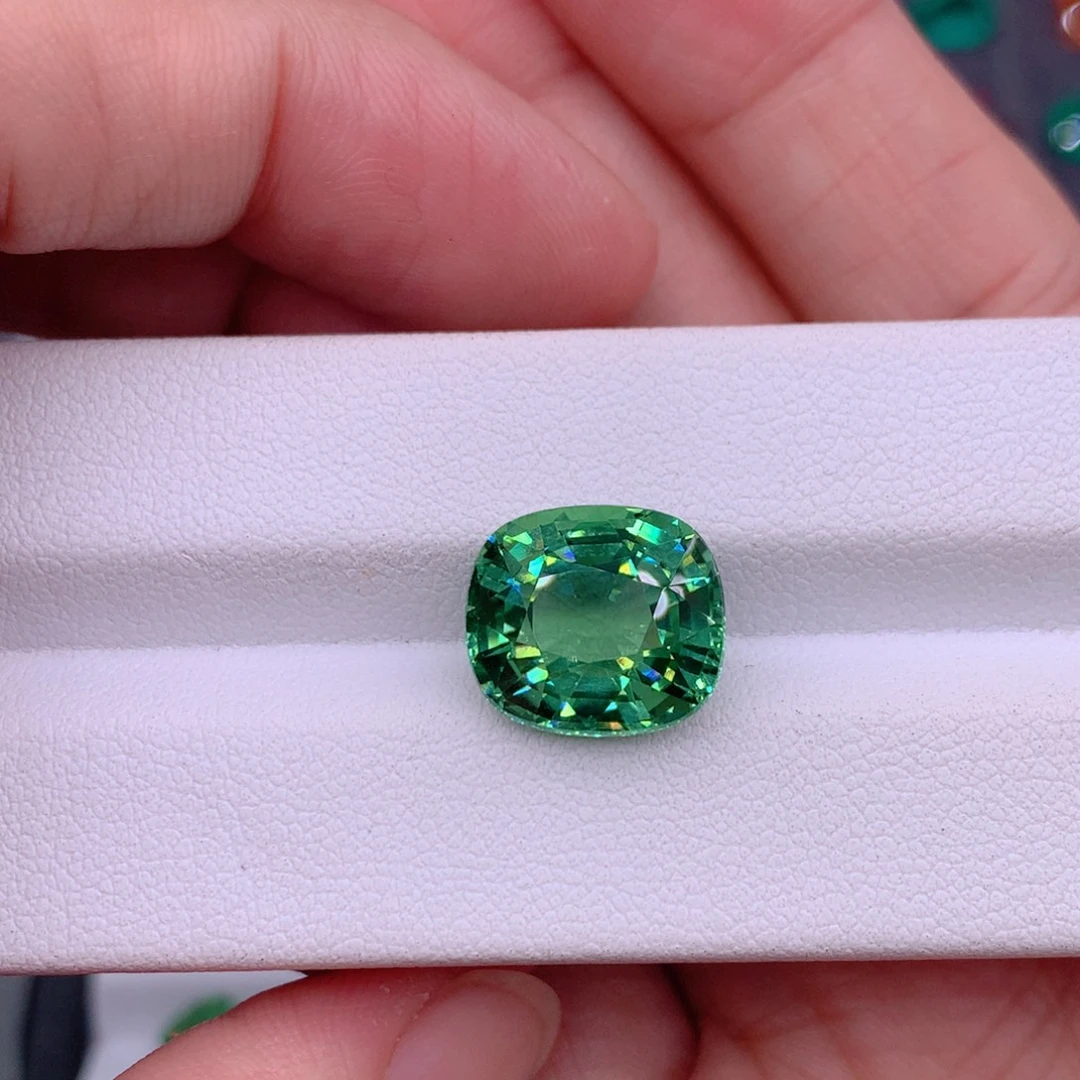 碧玺裸石未镶嵌8.23克拉阿富汗