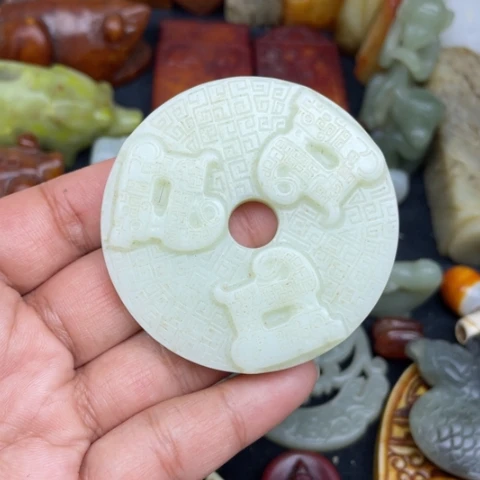 蛇纹石玉未镶嵌颈饰57