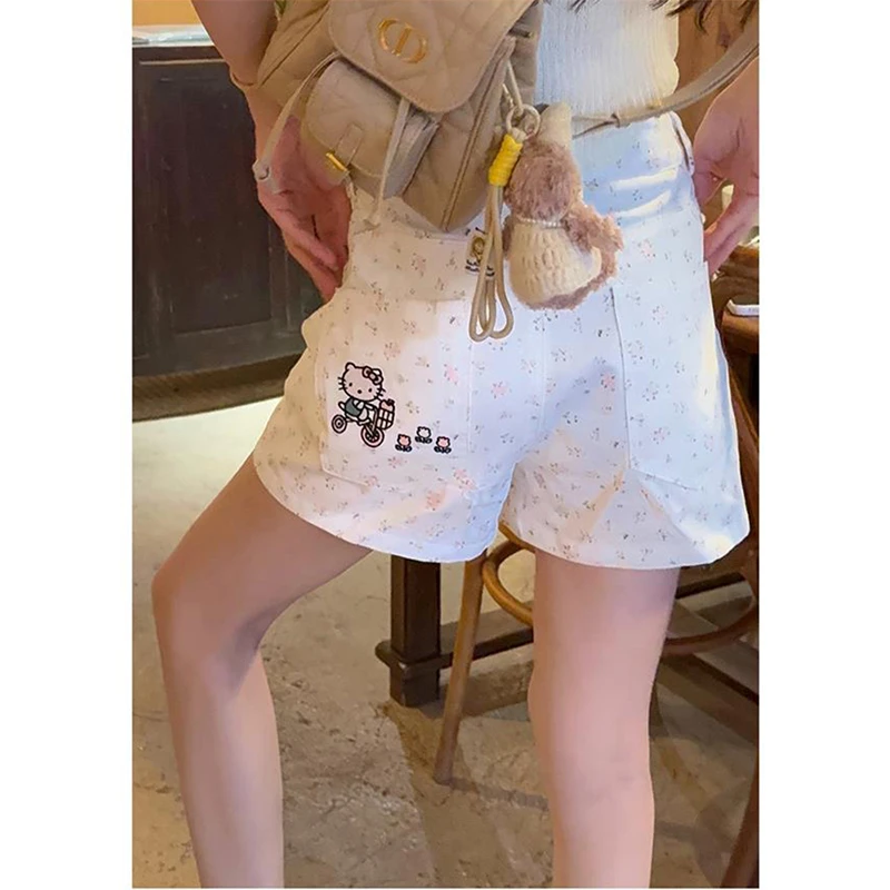 韩版设计感kitty刺绣碎花牛仔短裤女夏季新款高腰显瘦气质热裤子