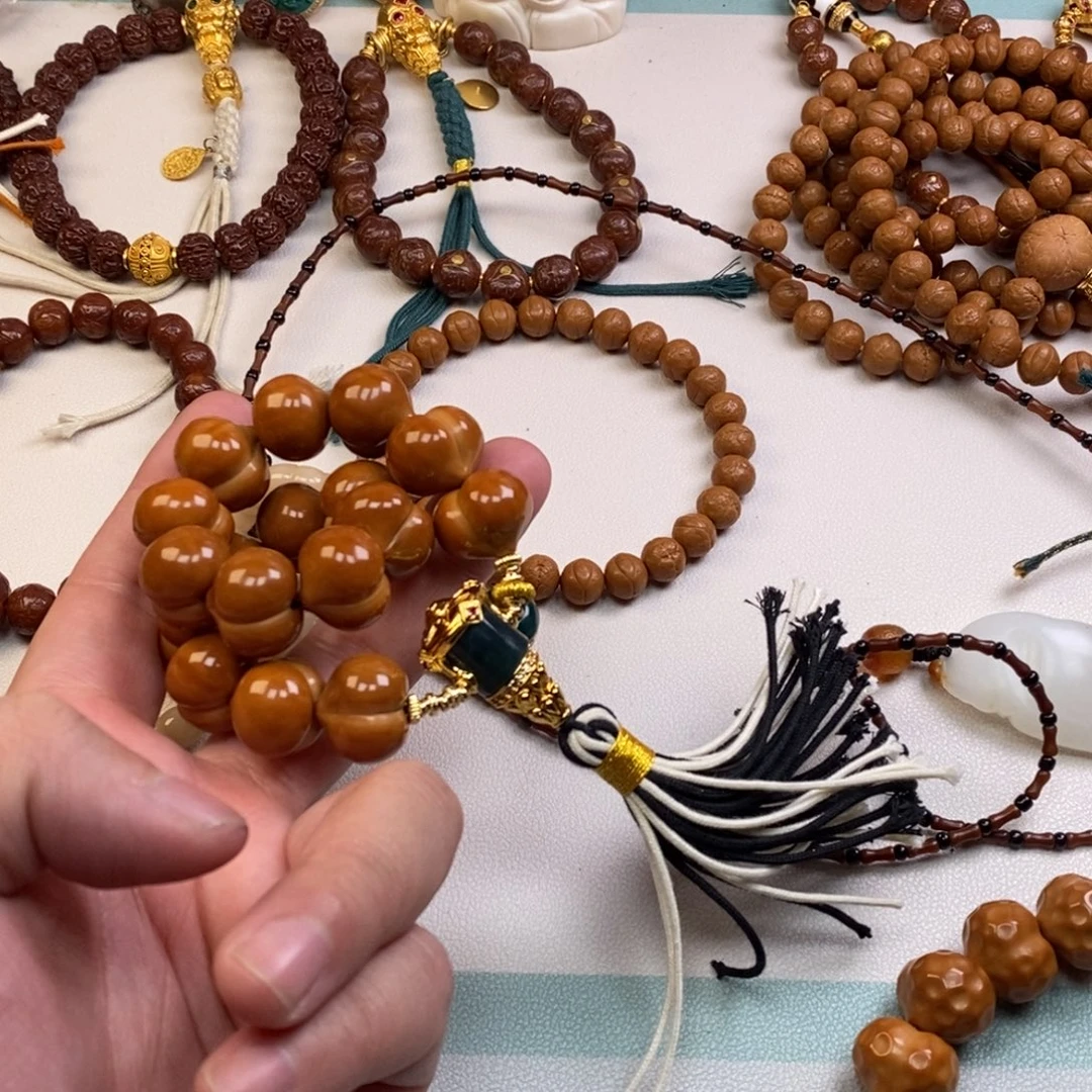 吊坠猴头核桃。。。。。。。。。。。。。