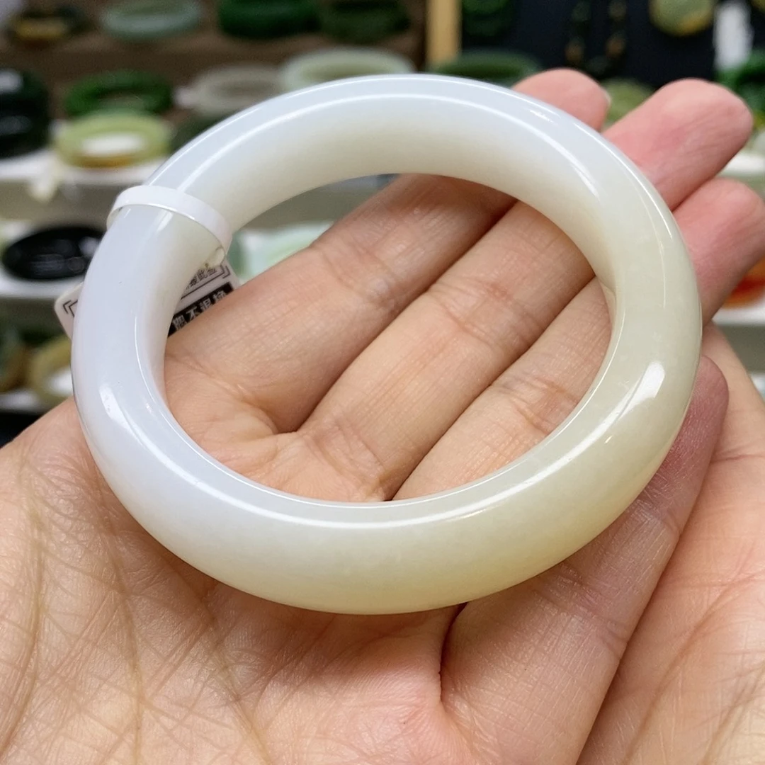 【闪购商品】未镶嵌手镯和田玉