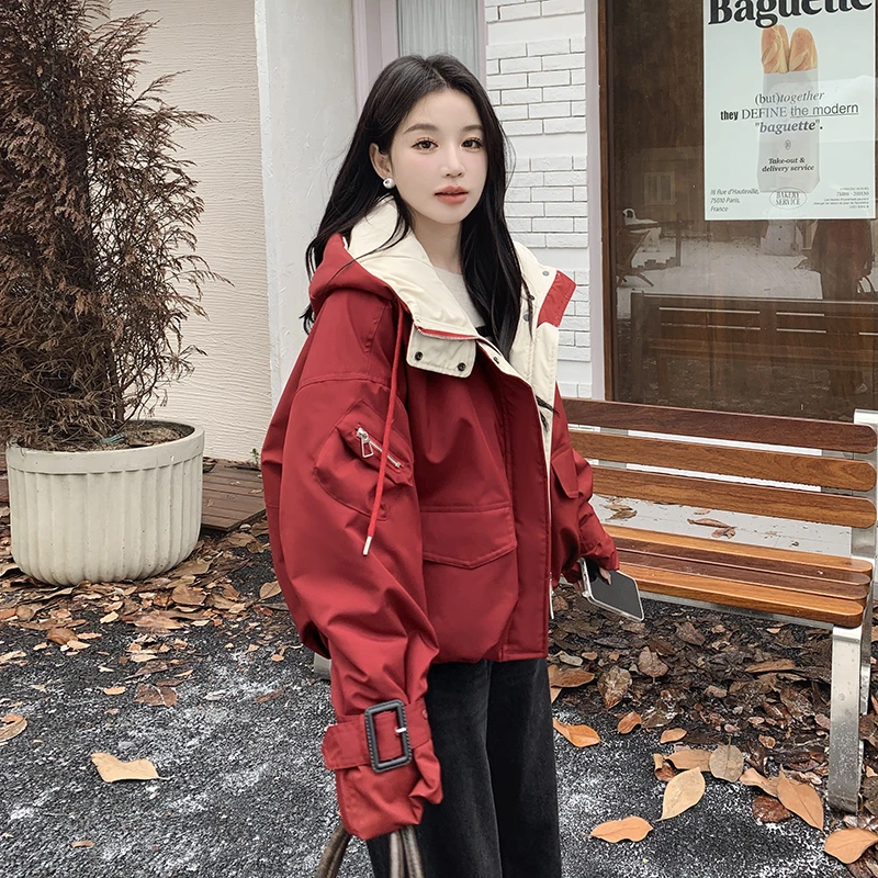 安可拉红工装连帽短款派克服女冬季2025新款小个子保暖加厚冲锋衣