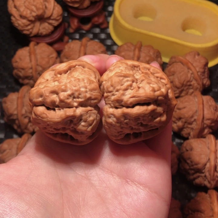 ****V把件文玩核桃蛙王