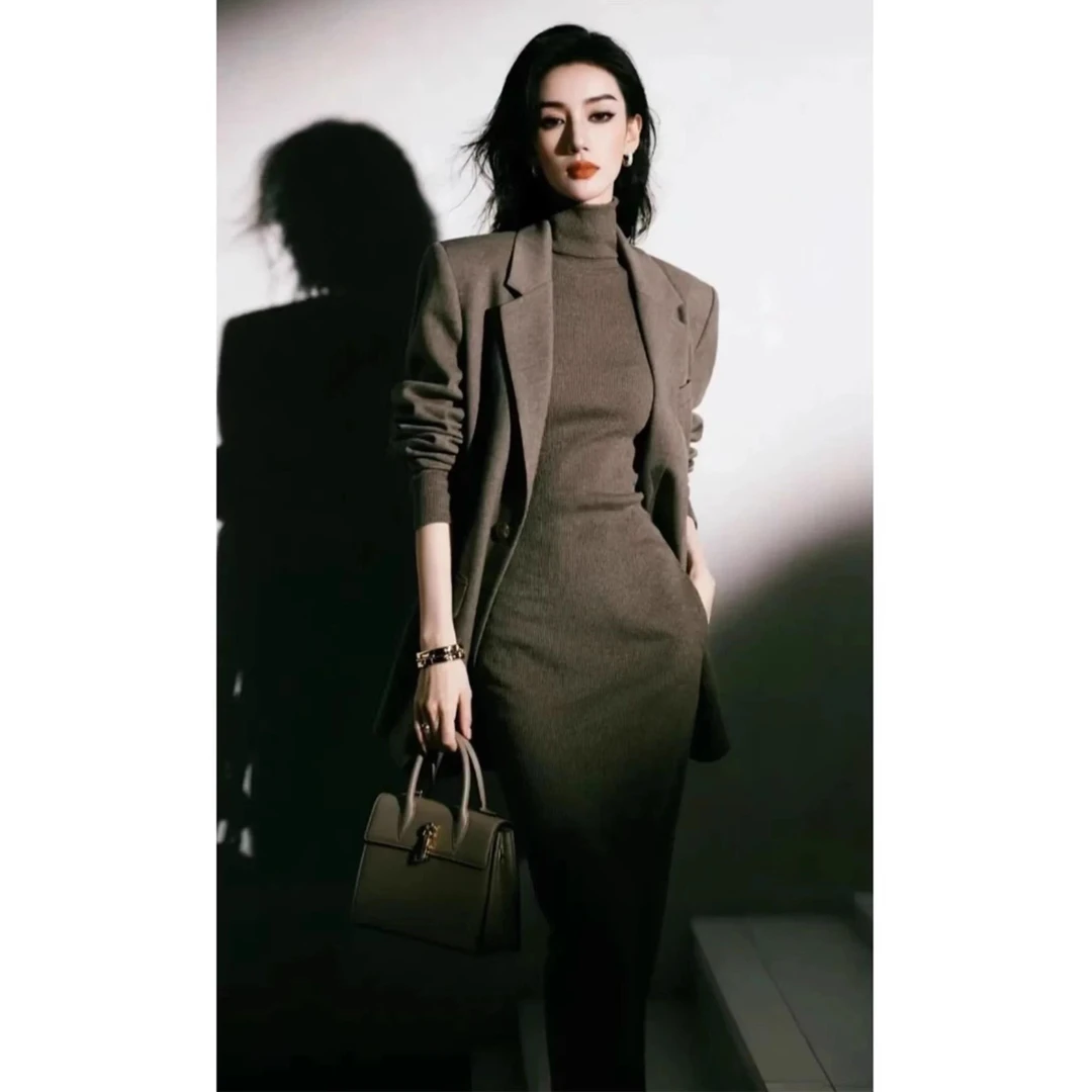 Beauty私服2025秋季女装简单大方高级感巨好看灰咖色西装外套针织