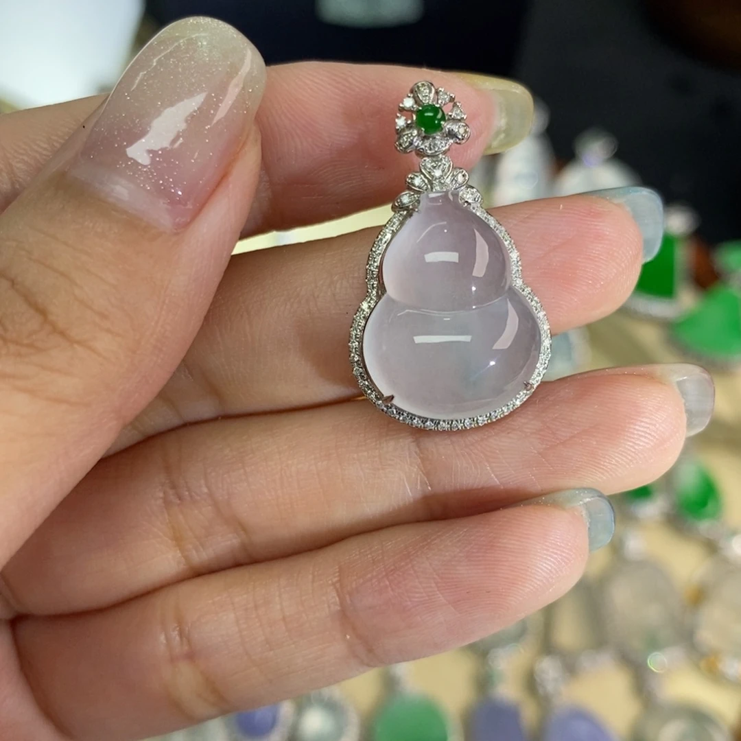 翡翠18K金镶嵌颈饰A货翡翠