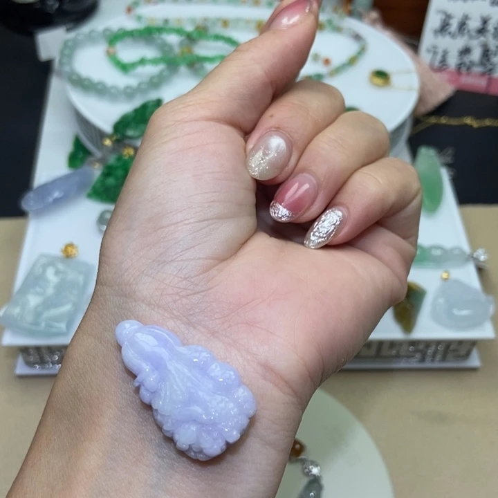 颈饰未镶嵌翡翠白菜