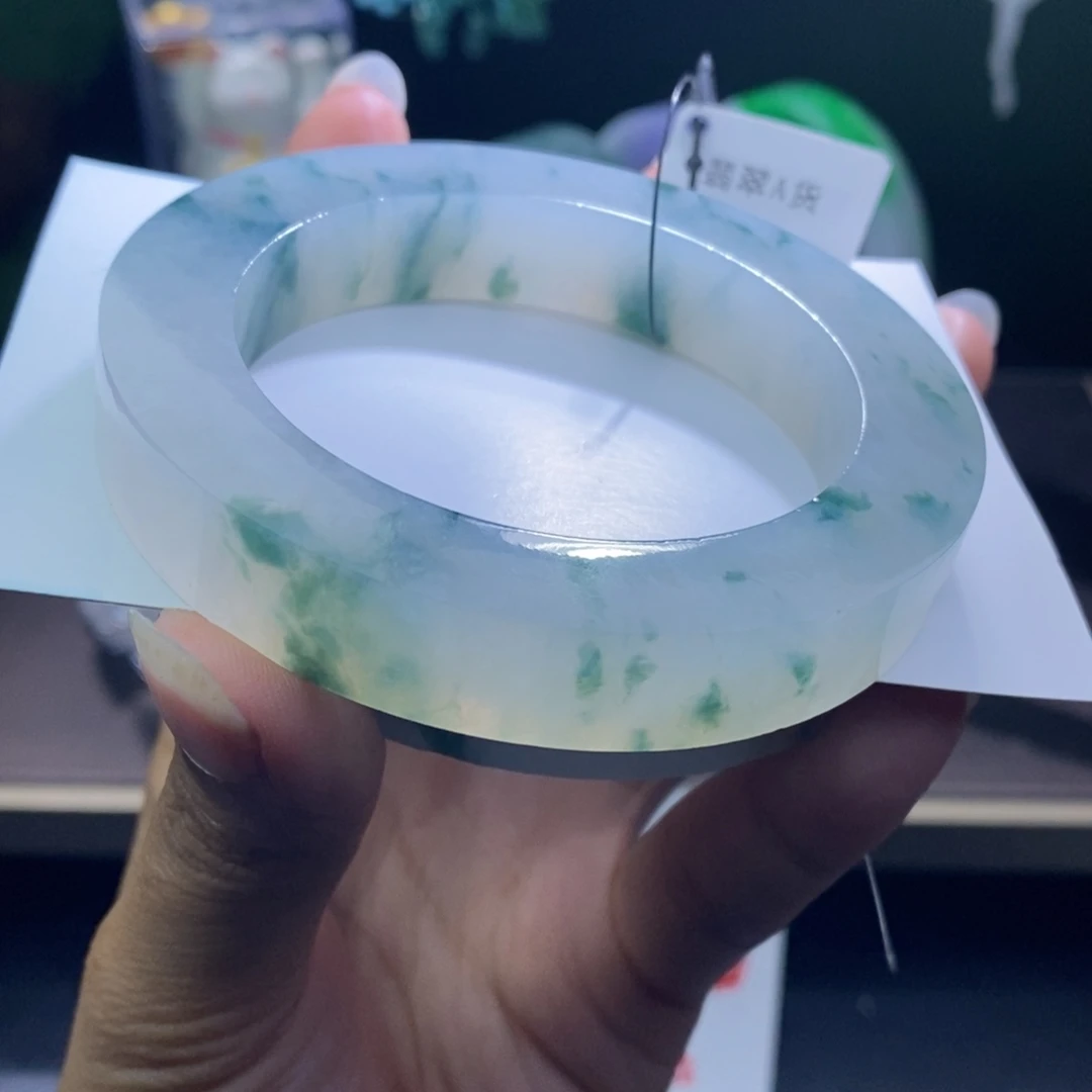 未镶嵌翡翠手镯定制翡翠