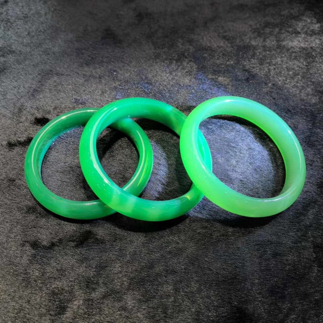 S7486-通天玉宗绿玛瑙手镯-送礼佳品-送礼盒-多样性只发一件