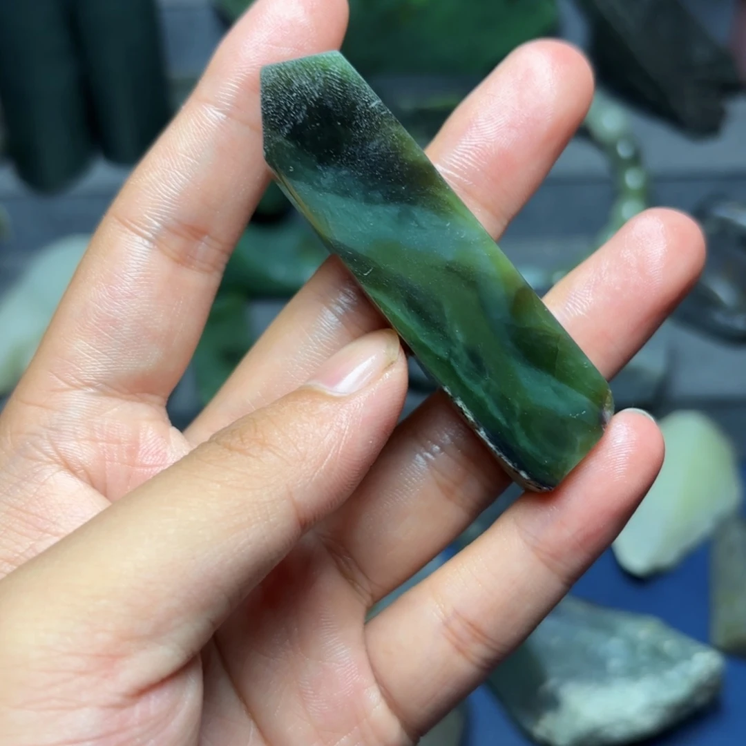 和田玉（糖玉）未镶嵌珠宝奇石