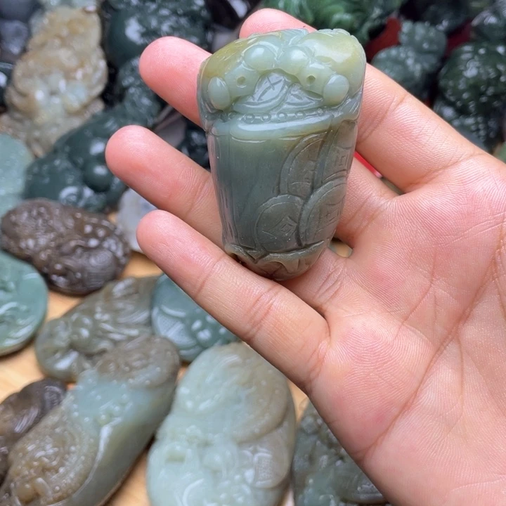 和田玉未镶嵌挂件