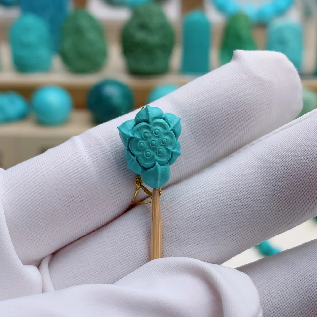 绿松石未镶嵌挂件