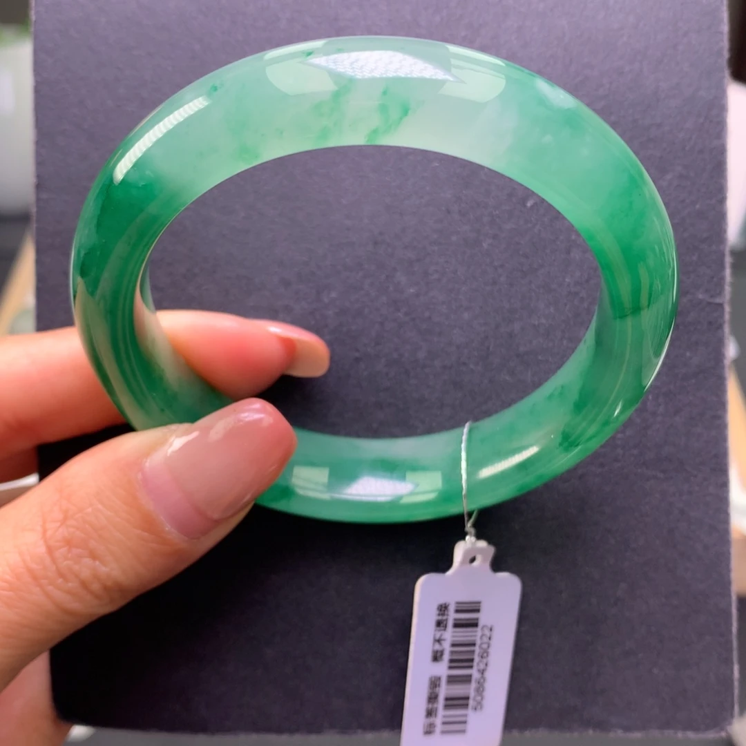 石英质玉（非洲翠）未镶嵌手镯57飘花