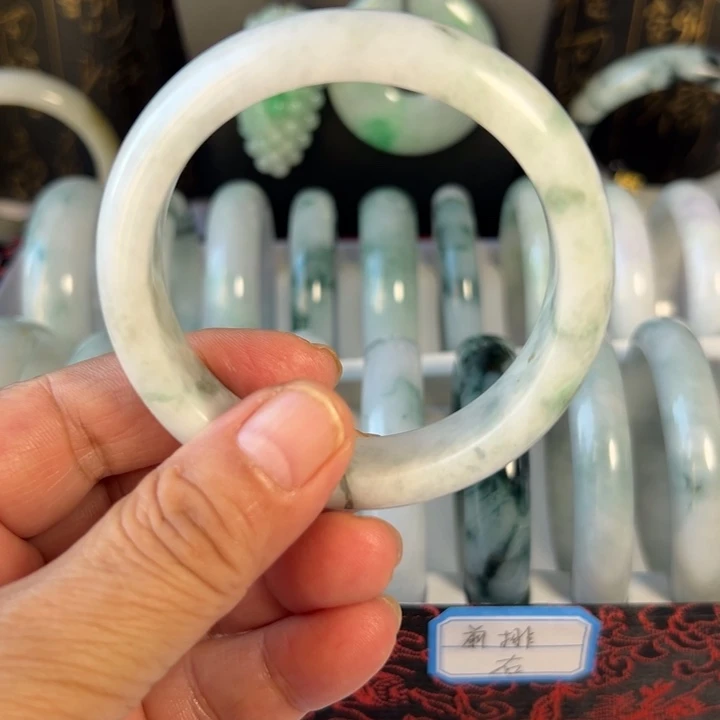 未镶嵌手镯翡翠天然