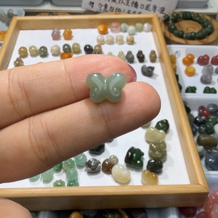 和田玉未镶嵌珠宝奇石