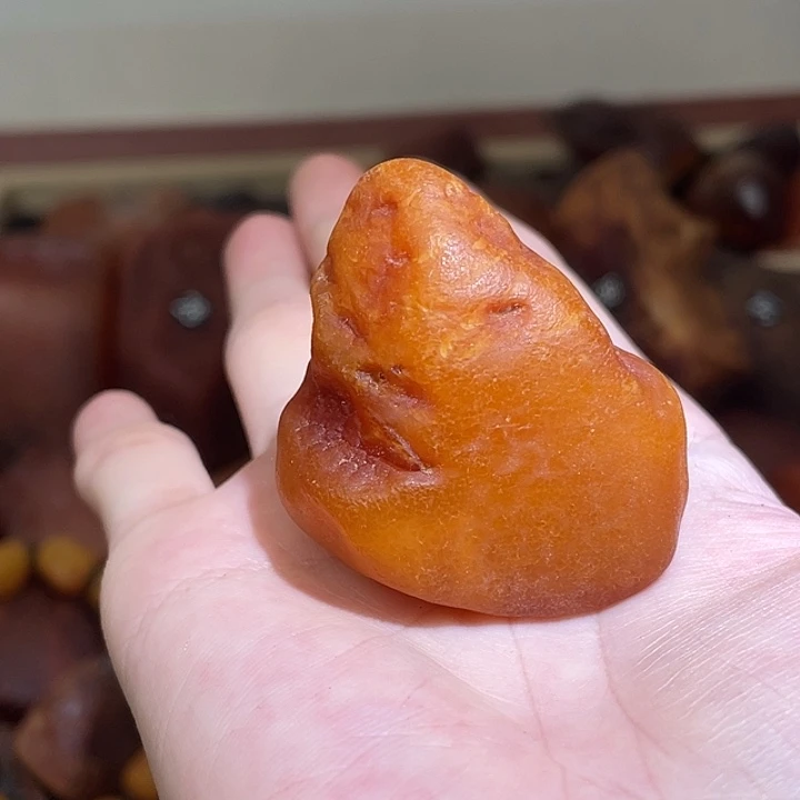 琥珀未镶嵌珠宝奇石摆件