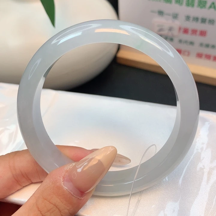 未镶嵌手镯翡翠50