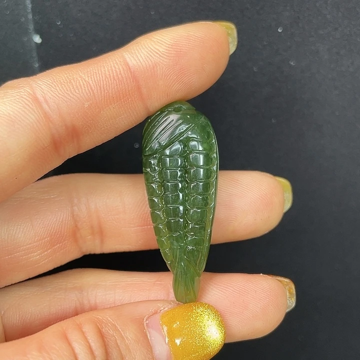 蛇纹石玉未镶嵌颈饰蛇文石
