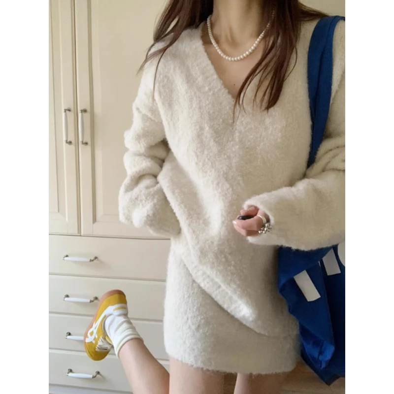 休闲时尚套装女秋冬季V领套头气质宽松毛衣高腰包臀半身裙两件套
