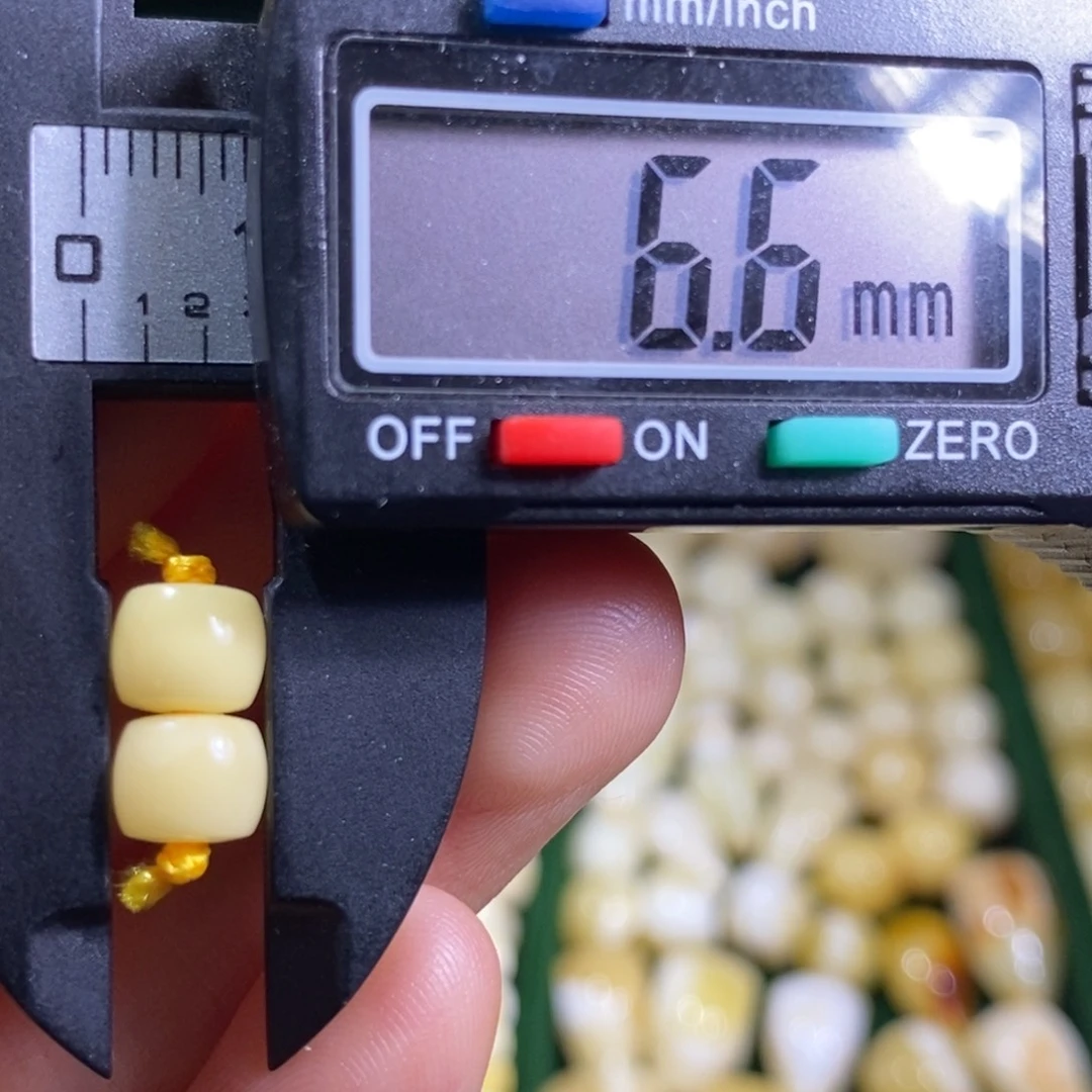 蜜蜡未镶嵌裸石配饰