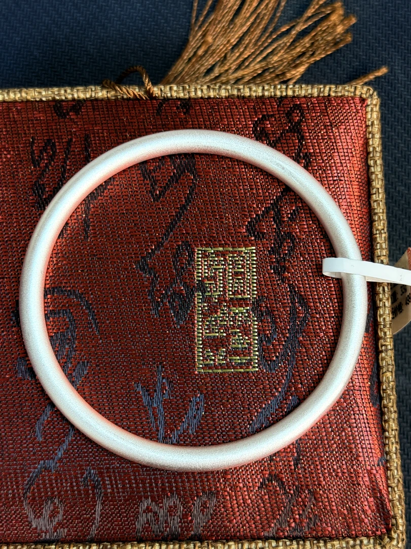 精品银手镯（无礼盒）  S050