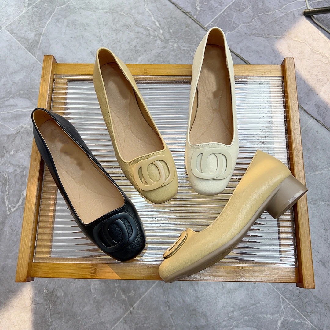 2025夏季真皮单鞋女低跟软底百搭浅口妈妈鞋粗跟工作鞋女黑色皮鞋