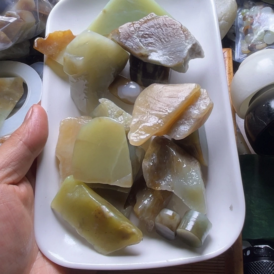 和田玉（糖玉）未镶嵌挂件
