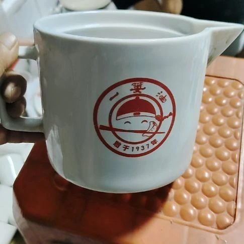 瓷片瓷片，摆件，都有微瑕疵，