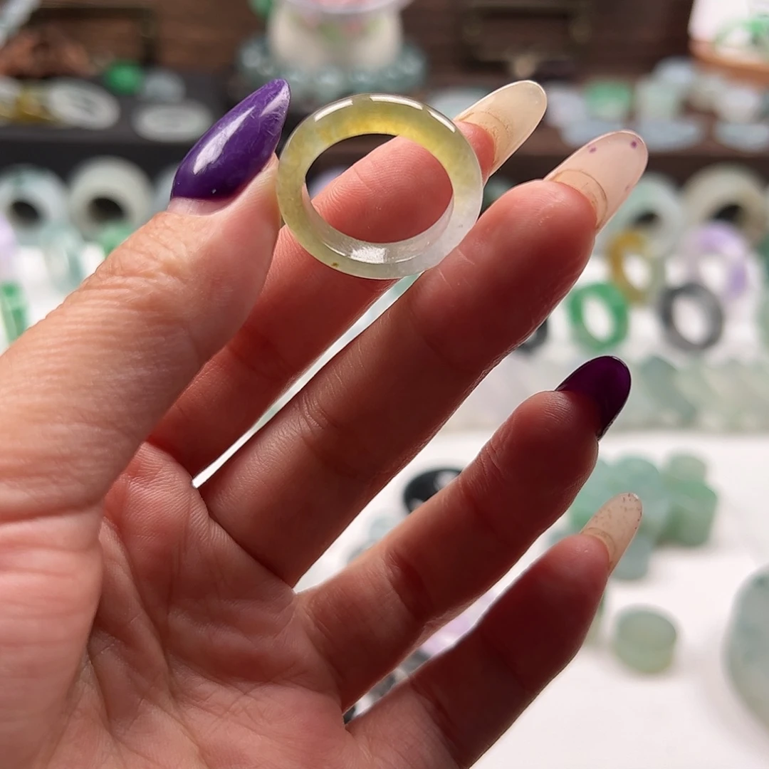 翡翠未镶嵌戒指翡翠