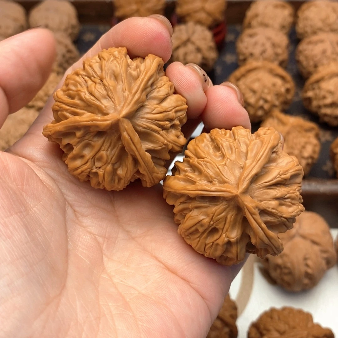 金***喵文玩核桃把件275号牡丹花王奔