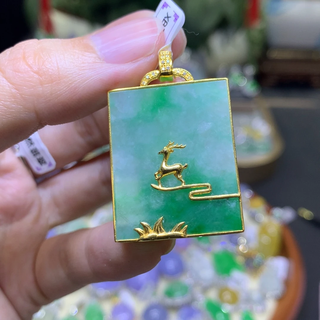 翡翠18K金镶嵌颈饰翡翠吊坠项链