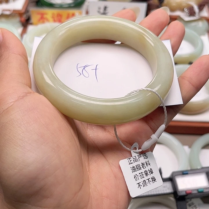 未镶嵌手镯和田玉享****j