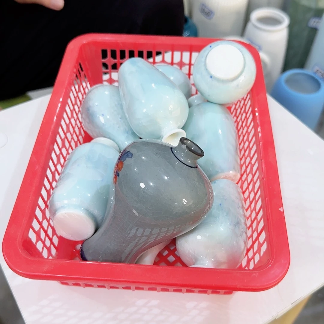 ****蒙9个迷你小花瓶微瑕