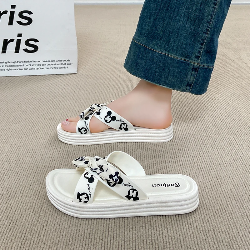 2025休闲拖鞋女款夏季外穿蝴蝶一字拖防滑厚底时尚平底凉拖鞋网红