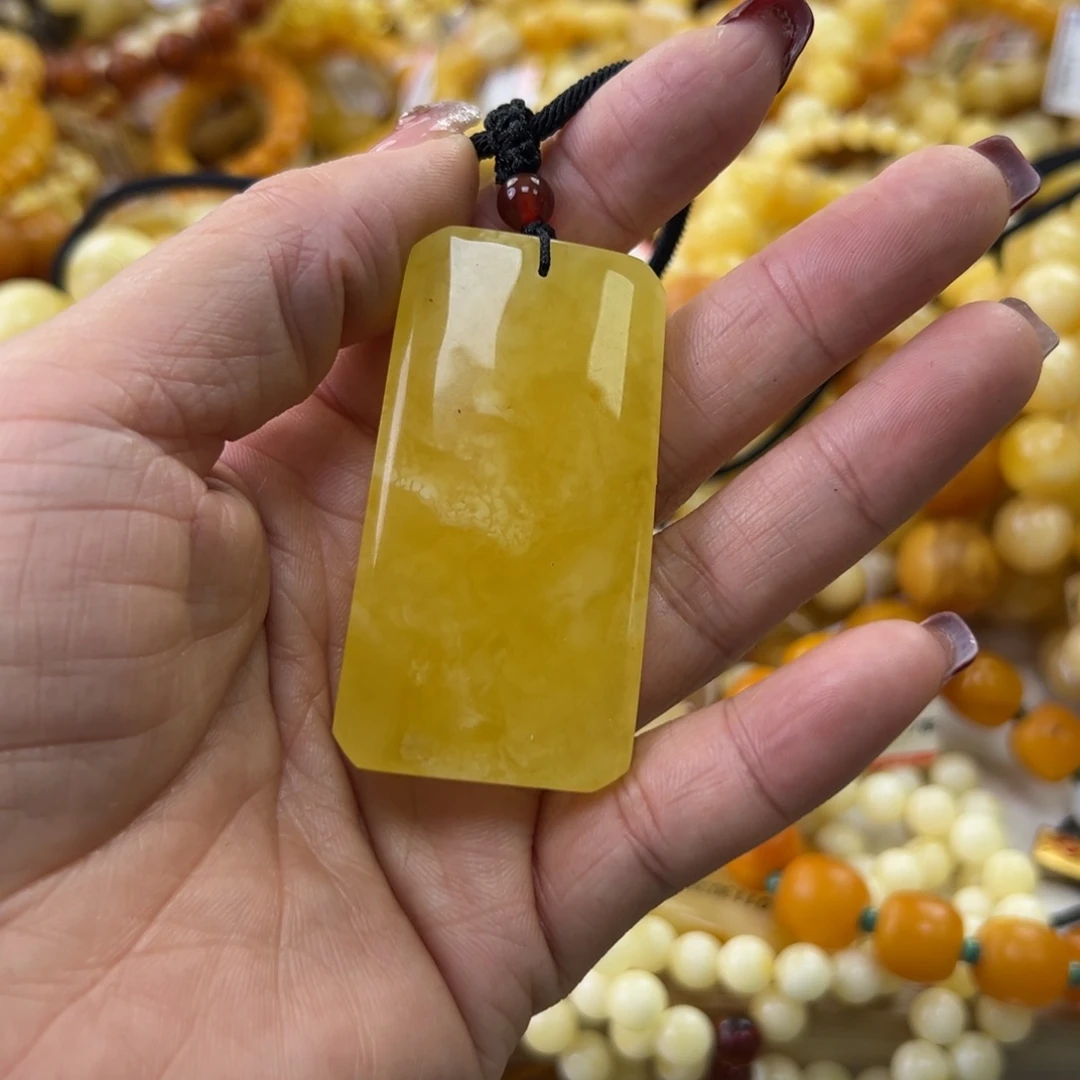 琥珀珠宝奇石未镶嵌