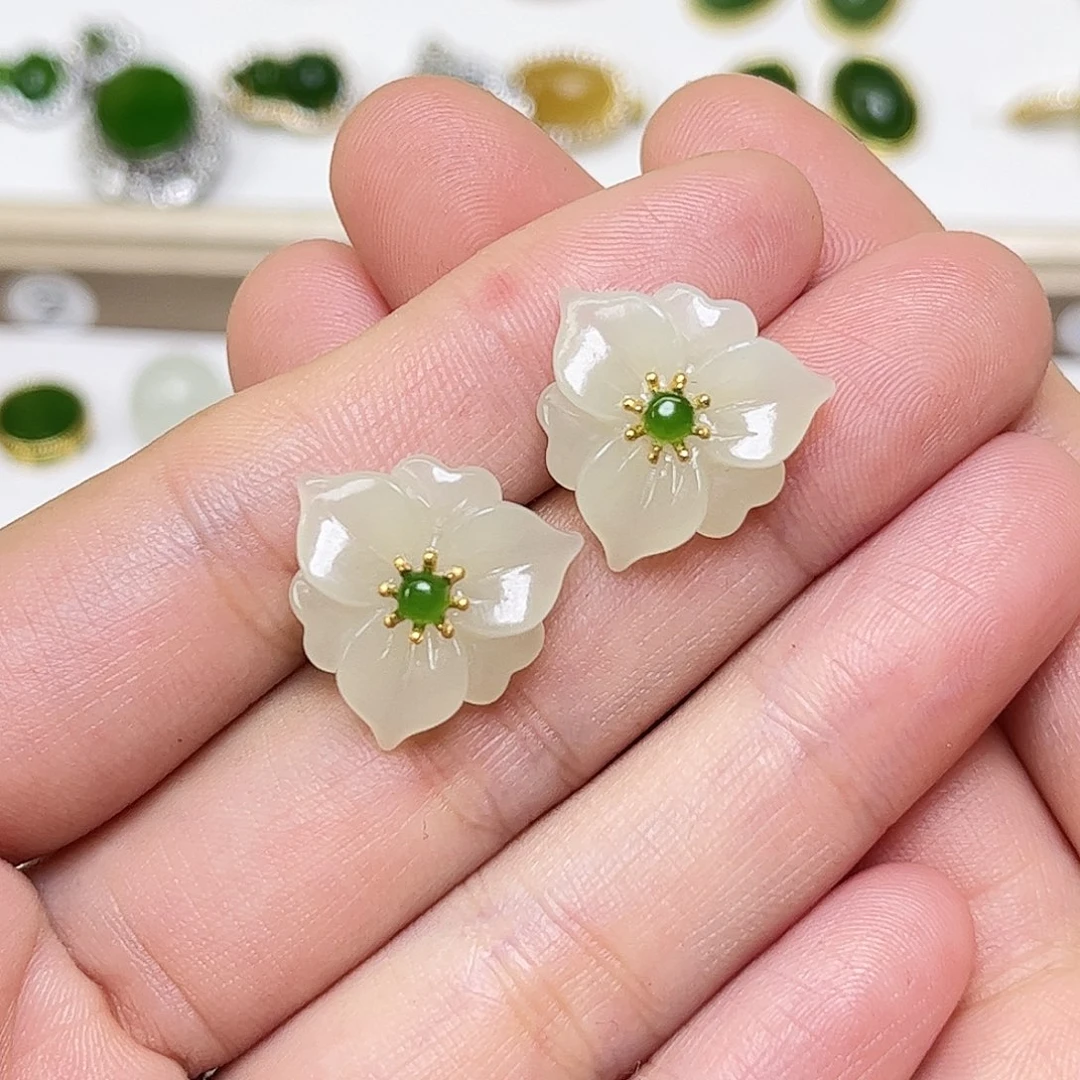 晨***衡和田玉银S925镶嵌耳饰