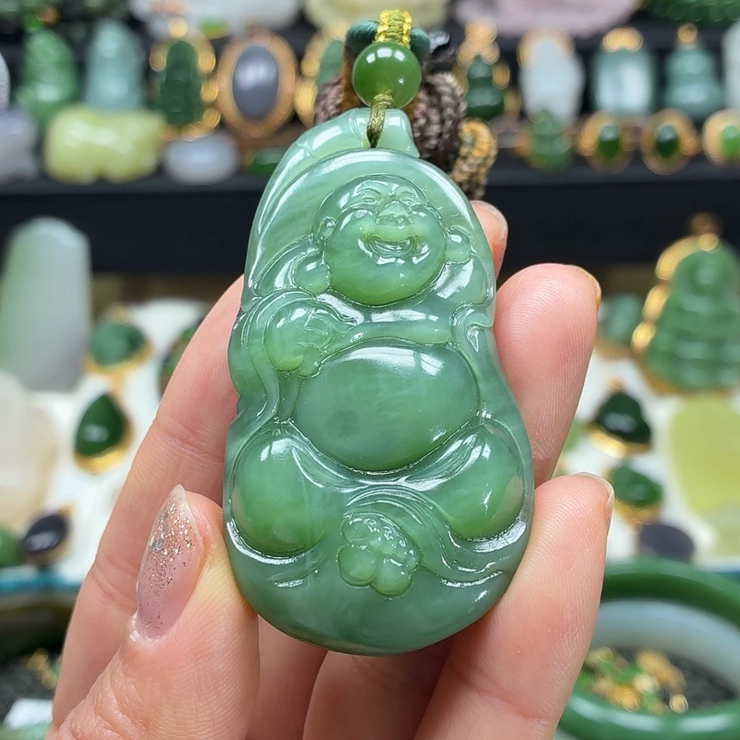 和田玉未镶嵌颈饰猫眼大漏