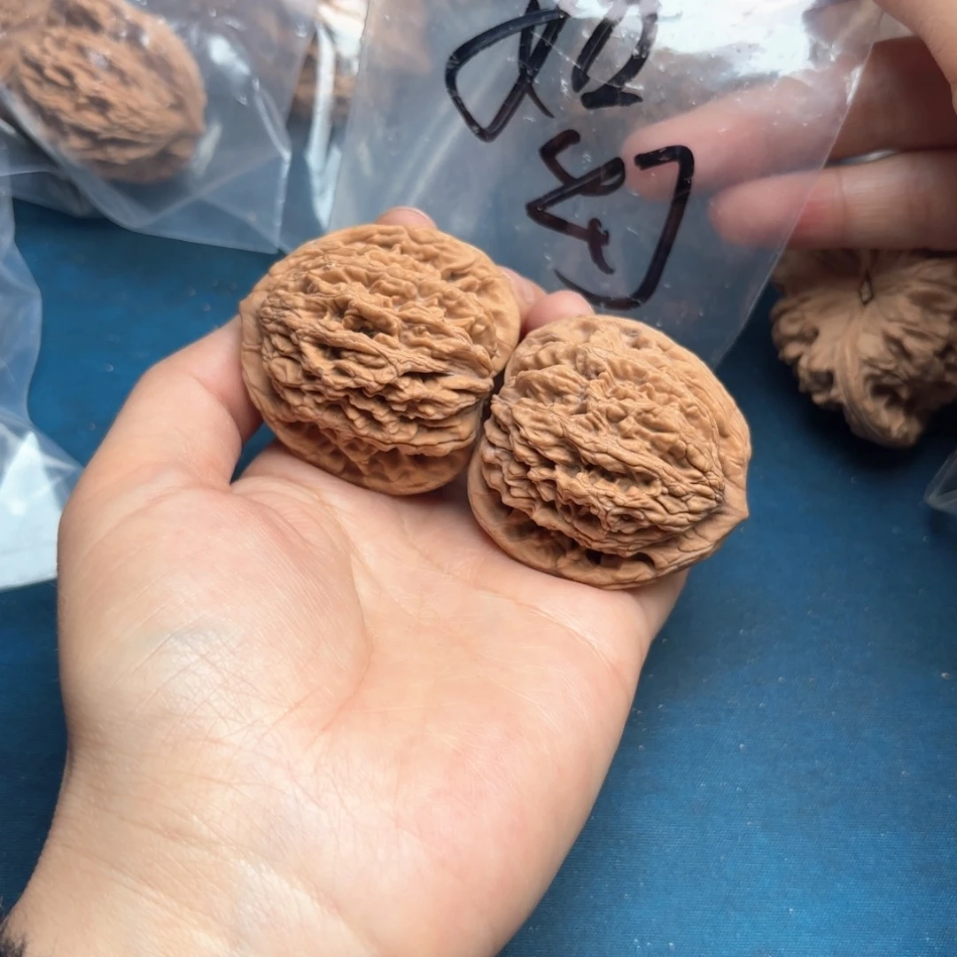 文玩核桃吊坠大*鱼虎头