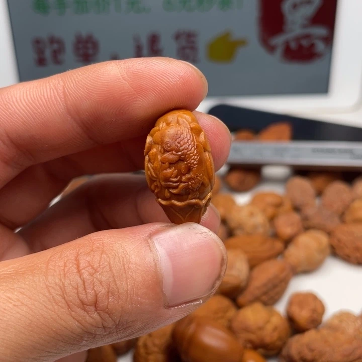 吊坠橄榄核橄榄核雕刻单子。