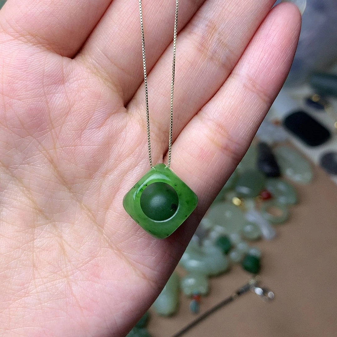 和田玉未镶嵌颈饰