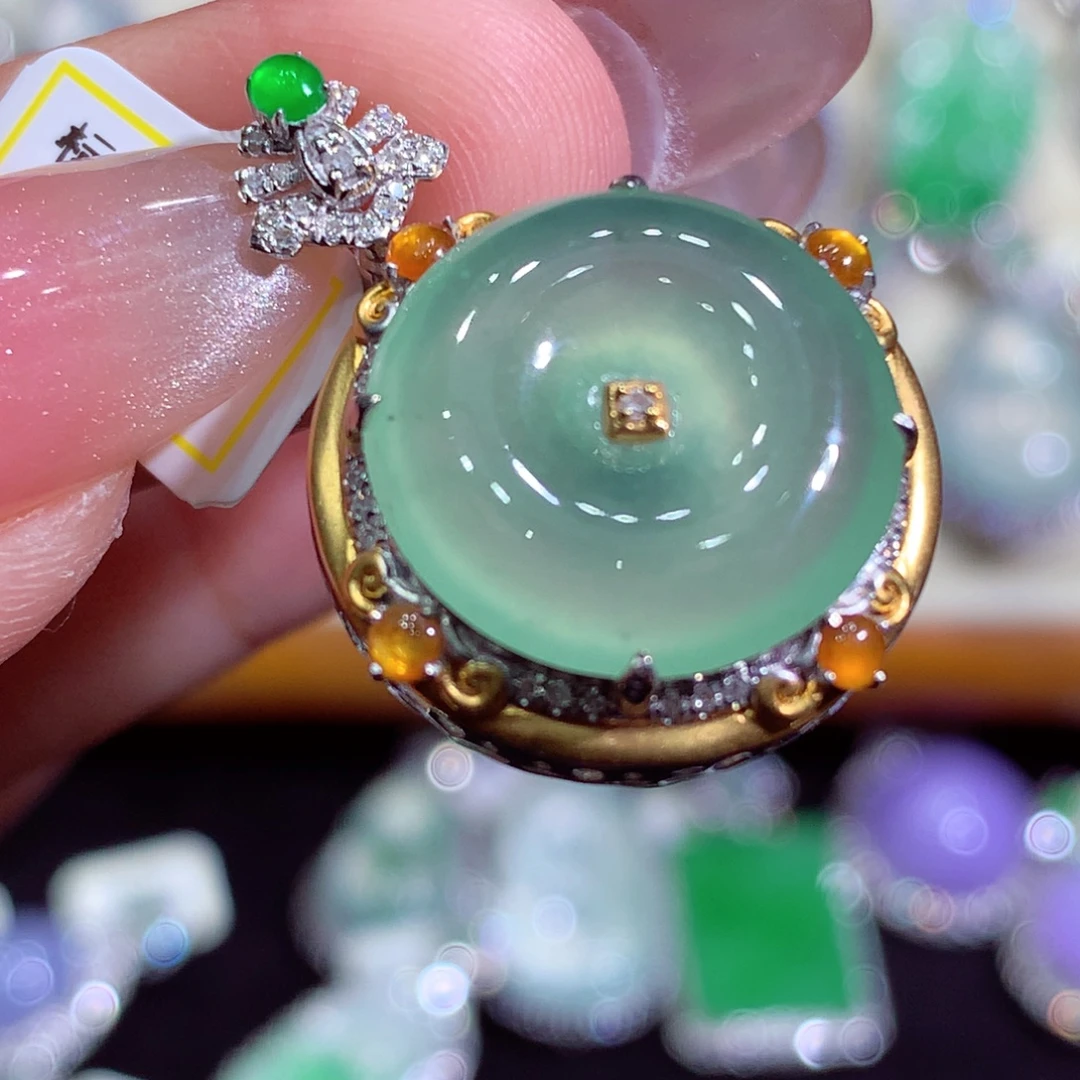 翡翠18K金镶嵌吊坠(不含链)