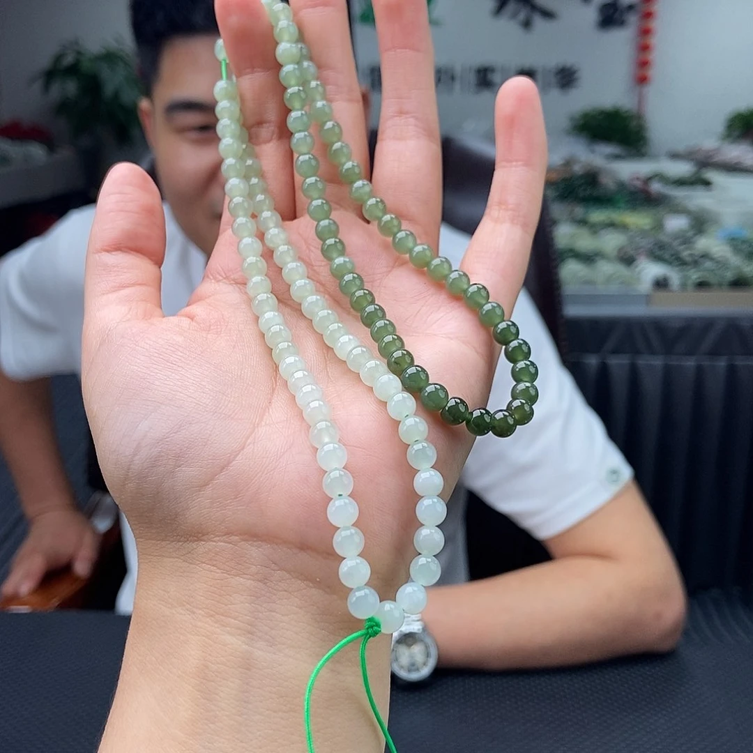 和田玉未镶嵌颈饰颜色多样性发拍一发一