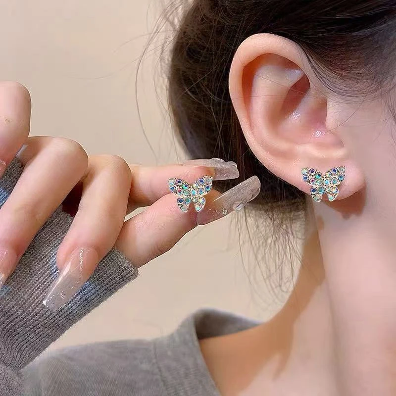 合金耳饰 c-694气质轻奢时尚百搭简约彩色蝴蝶耳钉精致耳环女8050