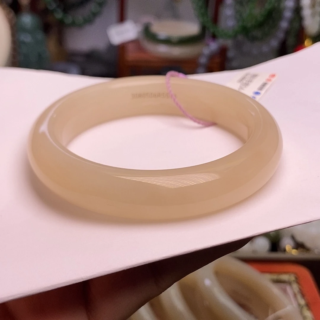 和田玉藕粉老料红粉手镯55,5未镶嵌