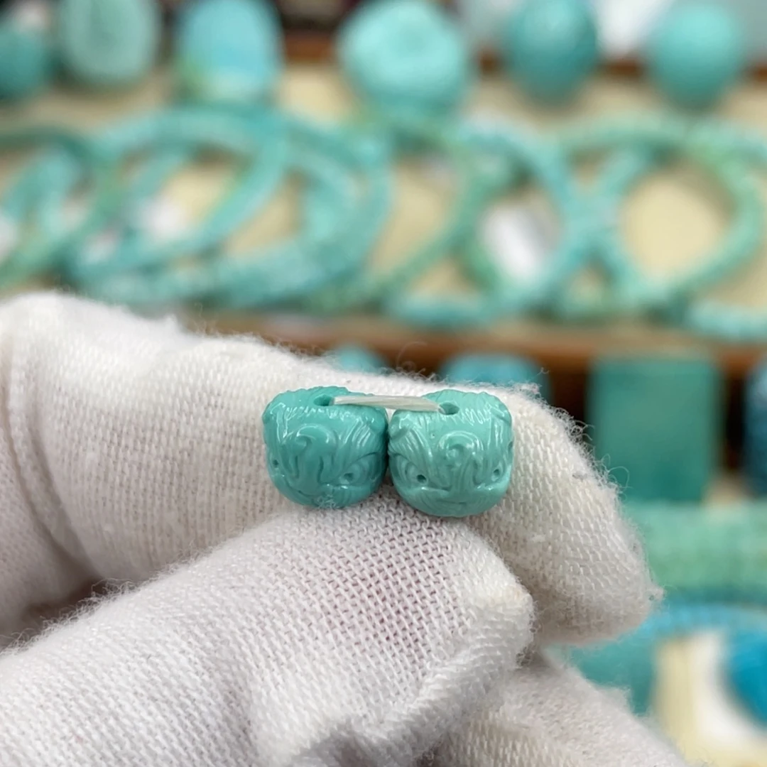 绿松石未镶嵌颈饰