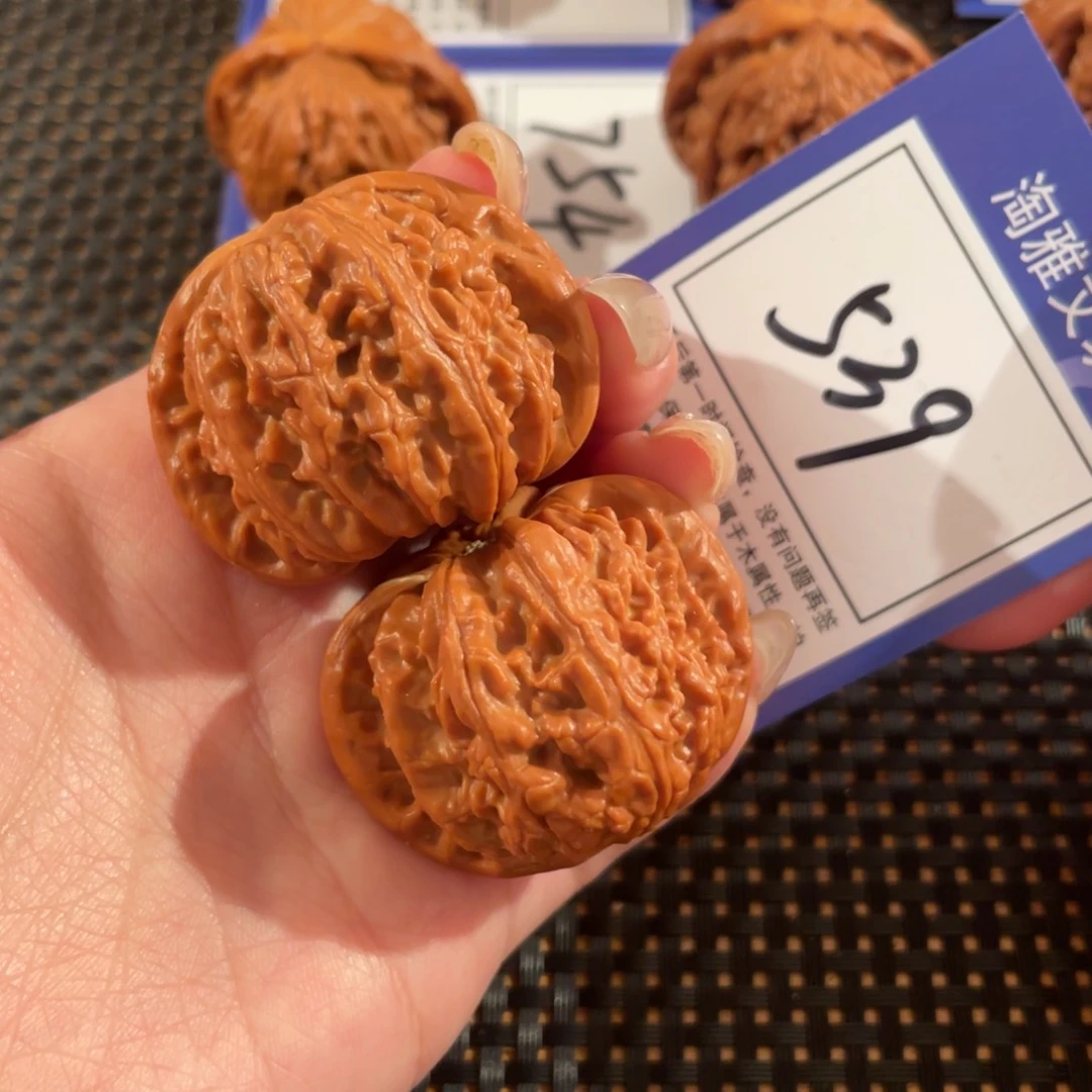 文玩核桃把件539号40尺白狮子