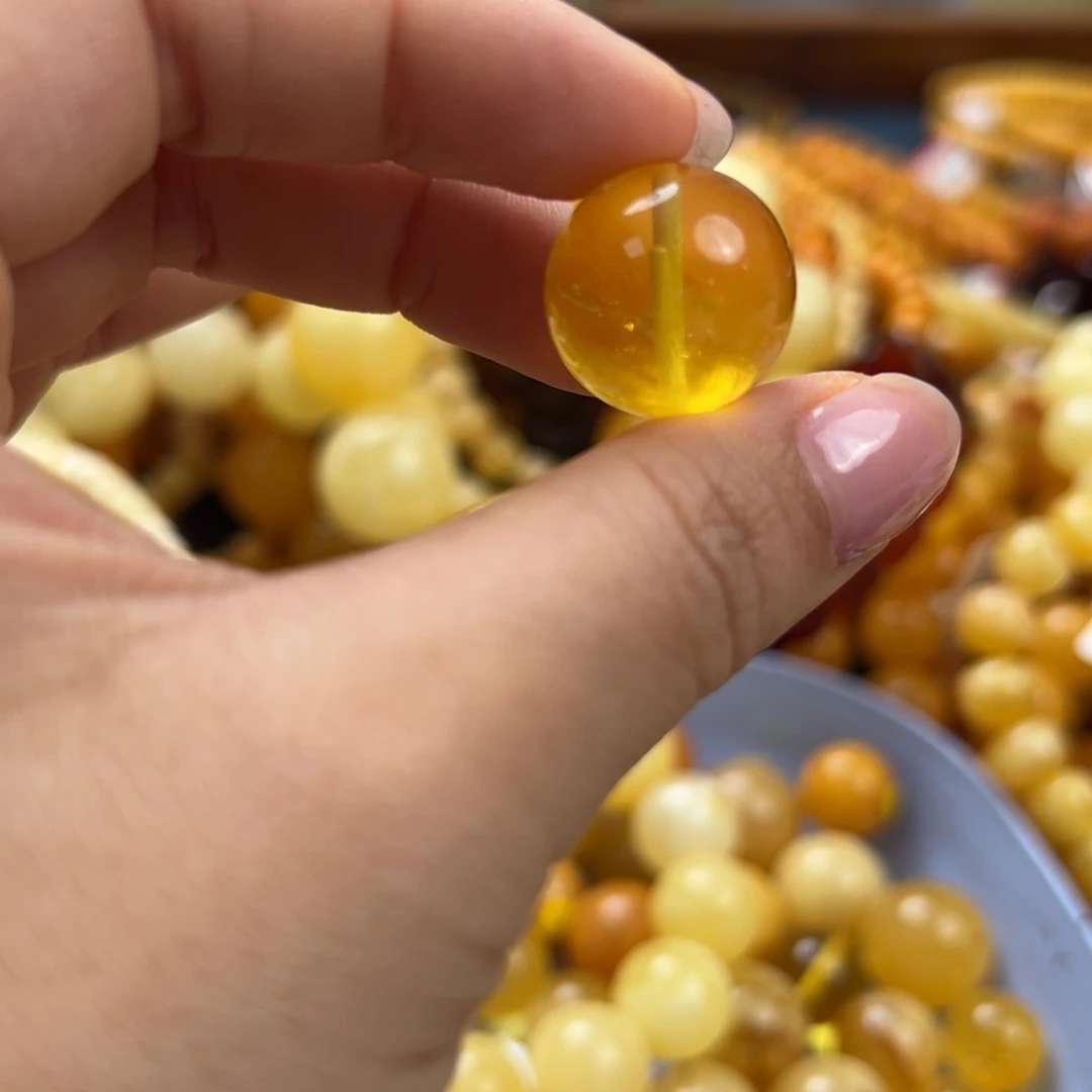 未镶嵌琥珀珠宝奇石