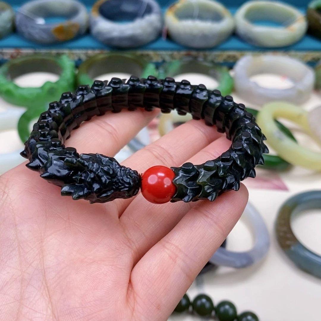 和田玉踏青龙手串未镶嵌
