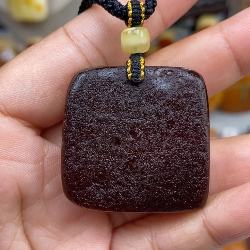 【闪购商品】琥珀颈饰未镶嵌