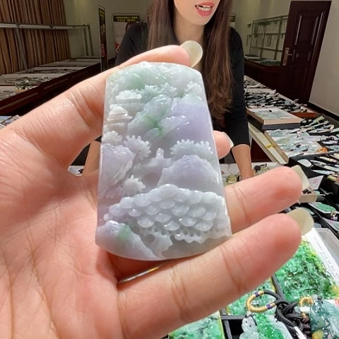 翡翠未镶嵌项圈一个